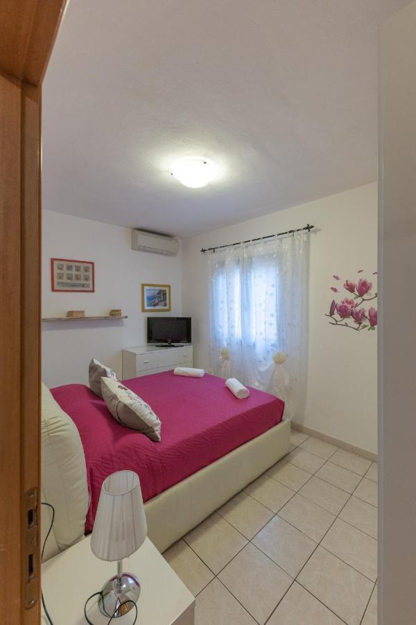 Elbaloves Appartaments Villa Capoliveri  Bagian luar foto